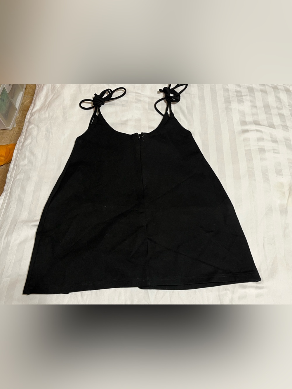 Tiger Mist Black Halter Crop Tank Top
14-02